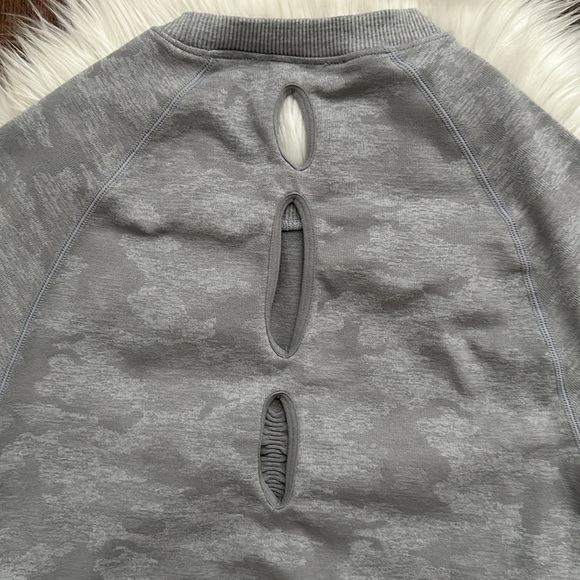 ✨GYMSHARK | OG Camo Crop Top | Grey | Size L - Picture 7 of 10